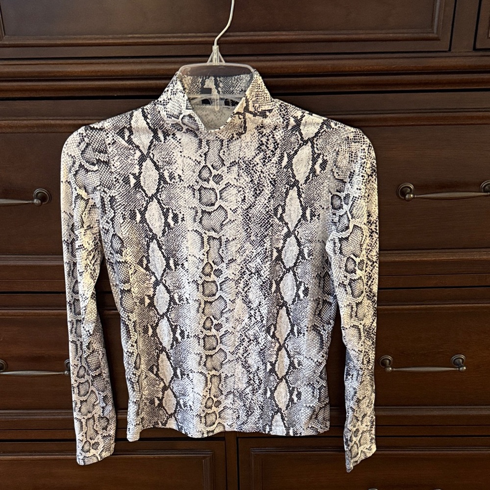 Chic Snake Print Blouse - Black and White